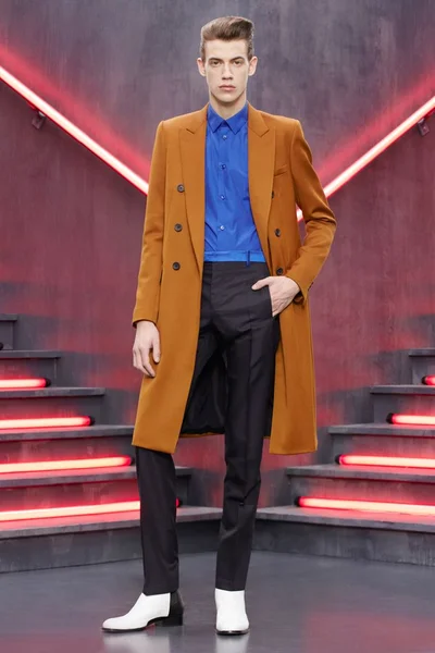 Look 14